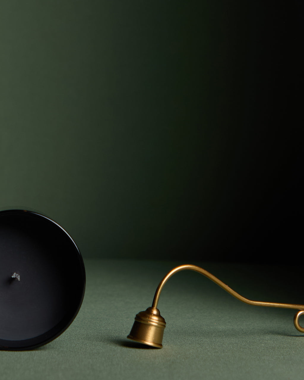 Fresh Tobacco Luxury Hand Poured Soy Wax Candle
Luxury hand poured soy wax candle in a black glass jar with black wax, wooden lid and fabric wick, finished with holographic silver label
